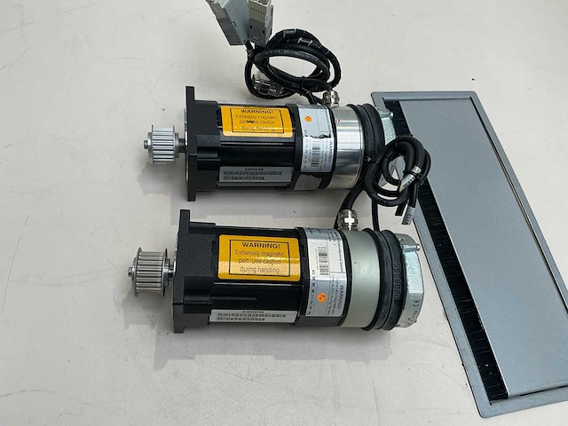 Siemens 1p8112430ke753 servomotor met rem (2x) - afbeelding 3 van  9