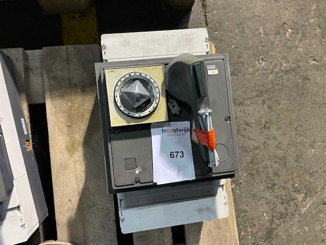 Siemens 3vl8716 stroomonderbreker - afbeelding 2 van  4