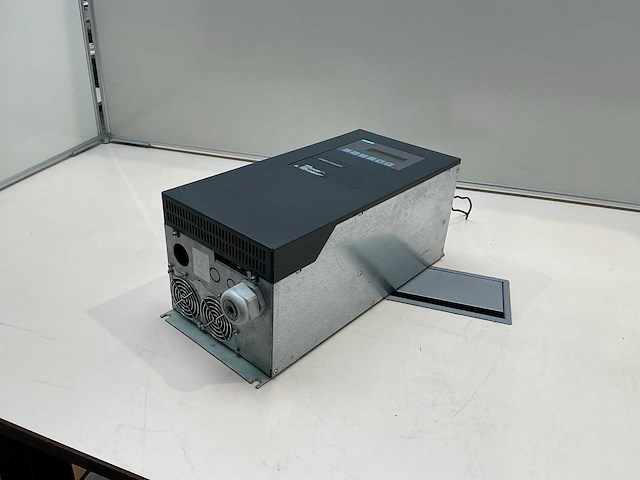 Siemens 6se02021aa240aa6-z frequentieregelaar - afbeelding 1 van  6