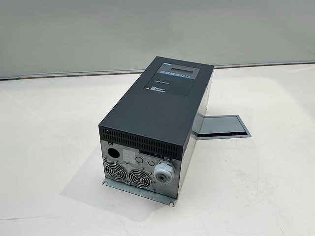 Siemens 6se02021aa240aa6-z frequentieregelaar - afbeelding 2 van  6