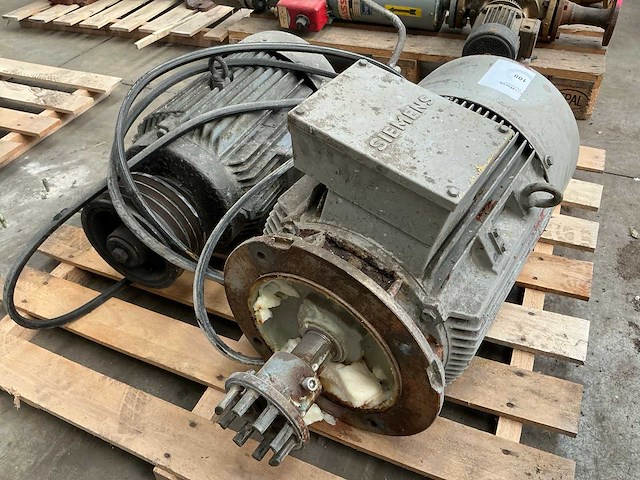 Siemens diverse elektromotoren (2x) - afbeelding 3 van  3