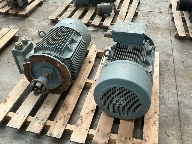 Siemens diverse elektromotoren (2x) - afbeelding 3 van  3