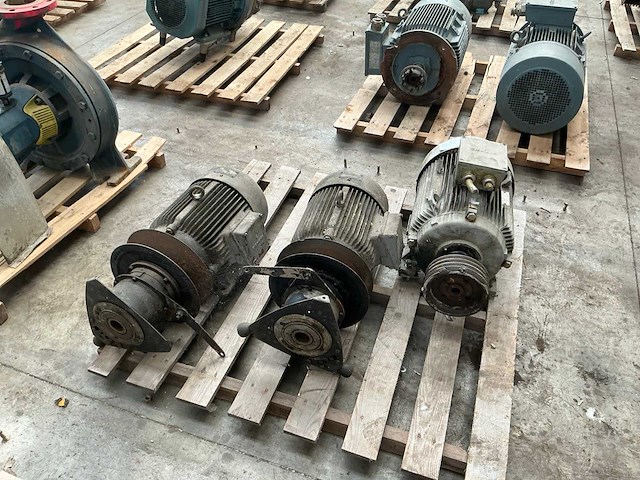 Siemens diverse elektromotoren (3x) - afbeelding 3 van  3
