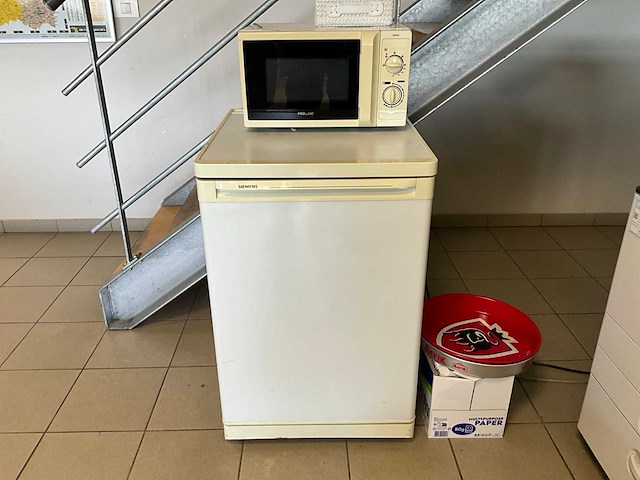 Siemens koelkast tafelmodel + proline magnetron - afbeelding 1 van  5