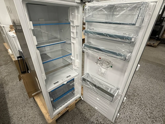 Siemens koel/vrieskast, 139 cm hoog - afbeelding 2 van  8