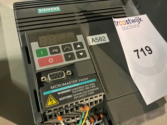 Siemens micromaster vector frequentieregelaar - afbeelding 2 van  4
