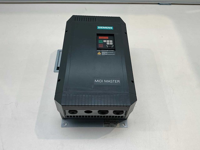 Siemens midi master 6se3122-4dg40 frequentieregelaar - afbeelding 3 van  7