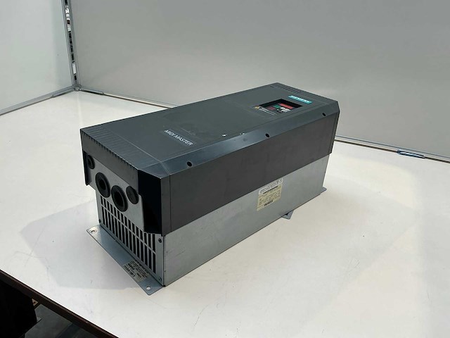 Siemens midi master 6se3125-5dj40 frequentieregelaar - afbeelding 1 van  3