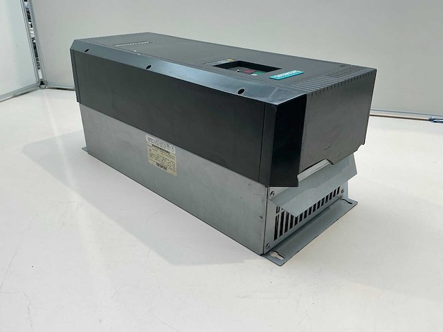 Siemens midi master 6se3125-5dj40 frequentieregelaar - afbeelding 2 van  3