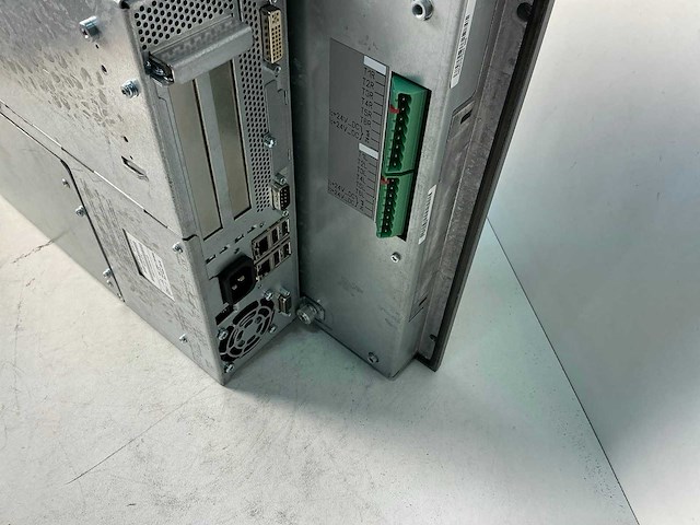 Siemens simatic hmi ipc677c bedieningspaneel - afbeelding 6 van  7