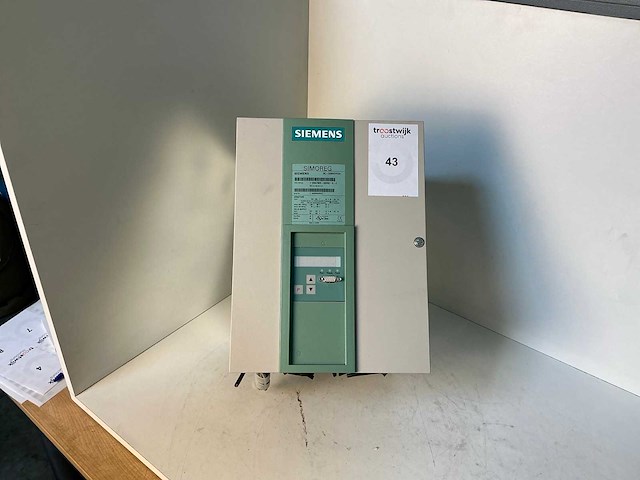 Siemens simoreg 6ra7025-6dv62-0-z frequentieregelaar - afbeelding 1 van  5