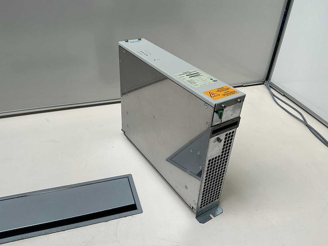 Siemens simovert 6se7023-2ea87-2da0 braking unit - afbeelding 1 van  1