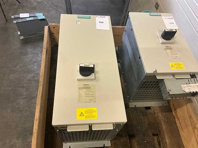 Siemens simovert masterdrives 6se7023-4ec85-8xc0-z voedingsmodule - afbeelding 1 van  6