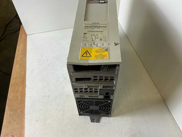 Siemens simovert vc 6se7021-8eb61-z frequentieregelaar - afbeelding 4 van  5