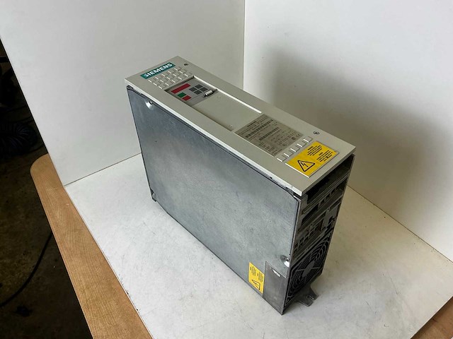 Siemens simovert vc 6se7021-8tb61-z frequentieregelaar - afbeelding 1 van  6
