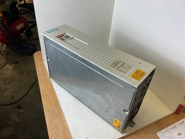Siemens simovert vc 6se7023-4ec61 frequentieregelaar - afbeelding 1 van  6