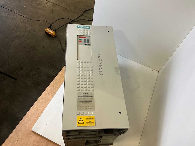 Siemens simovert vc 6se7026-0td61-z frequentieregelaar - afbeelding 2 van  4