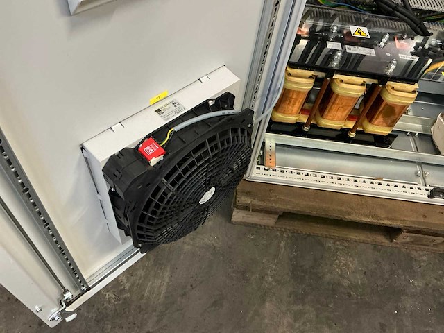 Siemens sinamics dcm 6ra8078-6ds22-0aa0 frequentieregelaar met schakelkast - afbeelding 8 van  16