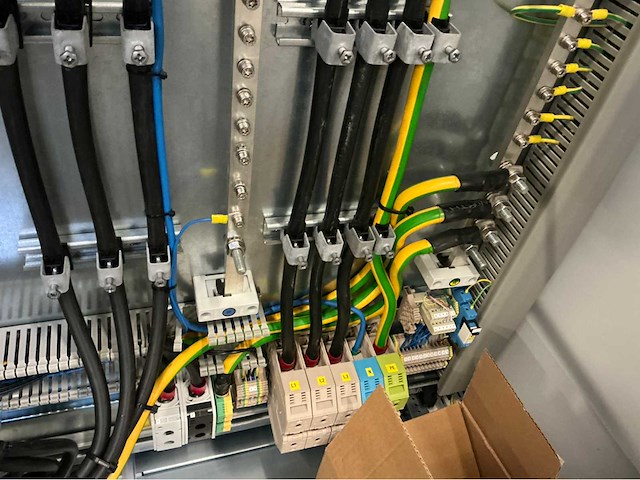 Siemens sinamics dcm 6ra8078-6ds22-0aa0 frequentieregelaar met schakelkast - afbeelding 4 van  16