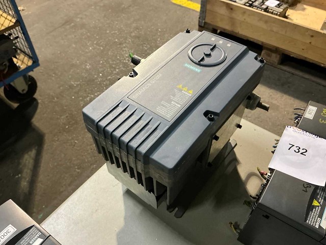 Siemens sinamics g110m frequentieregelaar (2x) - afbeelding 3 van  9