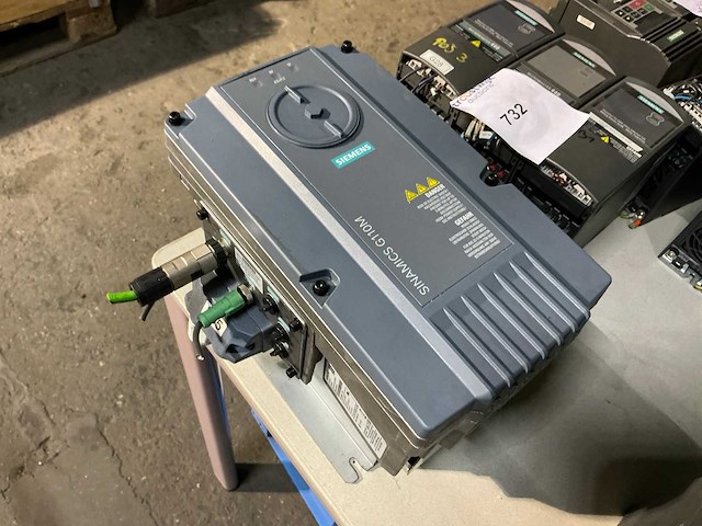 Siemens sinamics g110m frequentieregelaar (2x) - afbeelding 1 van  9