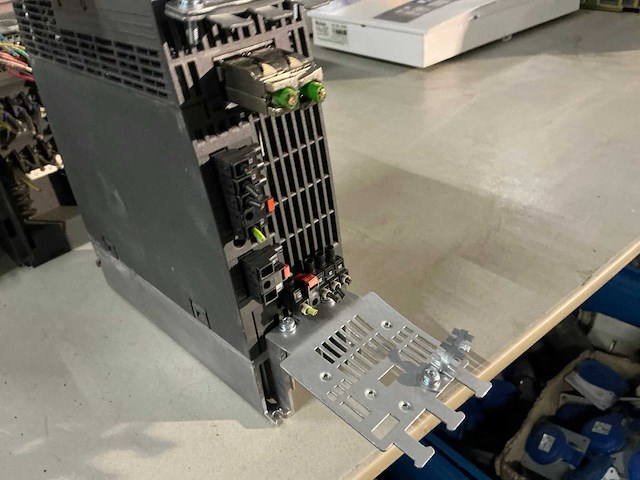 Siemens sinamics g120c pneumatische frequentieregelaar - afbeelding 2 van  3