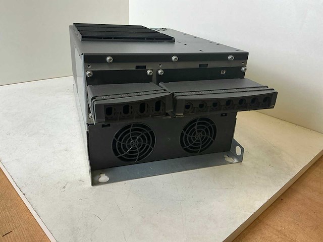 Siemens sinamics power module 240 6sl3224-0be31-5aa0 power module - afbeelding 3 van  8