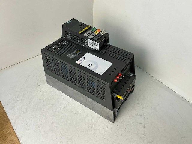 Siemens sinamics power module 250 6sl3225-0be31-1aa1 frequentieregelaar - afbeelding 1 van  7