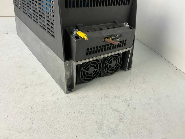 Siemens sinamics power module 250 6sl3225-0be31-1aa1 frequentieregelaar - afbeelding 6 van  7