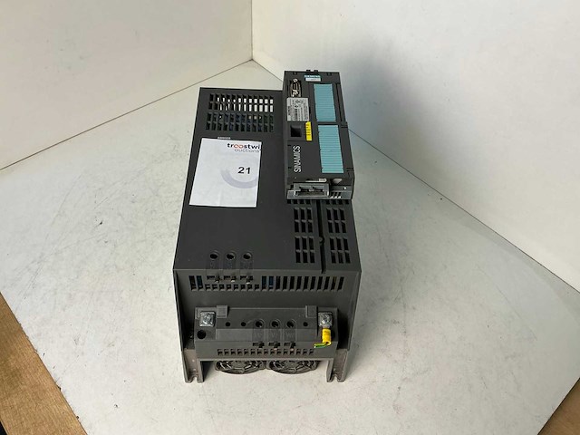 Siemens sinamics power module 250 6sl3225-0be31-1aa1 frequentieregelaar - afbeelding 1 van  3