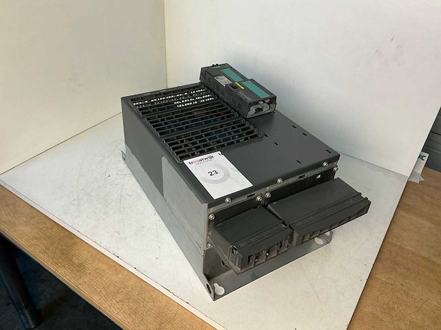 Siemens sinamics power module 250 6sl3225-0be32-2aa0 frequentieregelaar - afbeelding 1 van  8