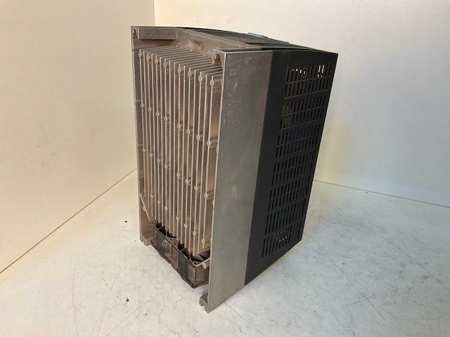 Siemens sinamics power module 250 frequentieregelaar - afbeelding 4 van  8
