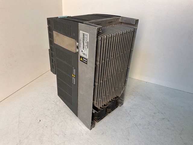 Siemens sinamics power module 250 frequentieregelaar - afbeelding 3 van  9