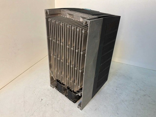 Siemens sinamics power module 250 frequentieregelaar - afbeelding 4 van  9