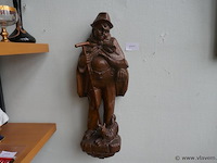 Sierbeeld in hout - afbeelding 1 van  1