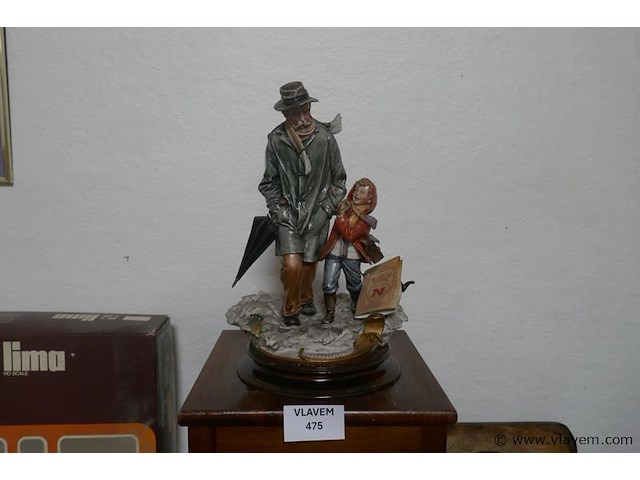 Sierbeeld in porselein - afbeelding 1 van  3