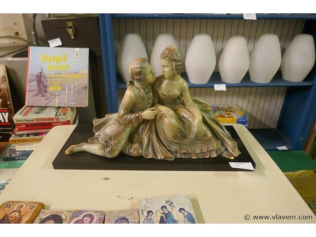 Sierbeeld op marmeren blad - afbeelding 4 van  4