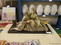 Sierbeeld op marmeren blad - afbeelding 4 van  4