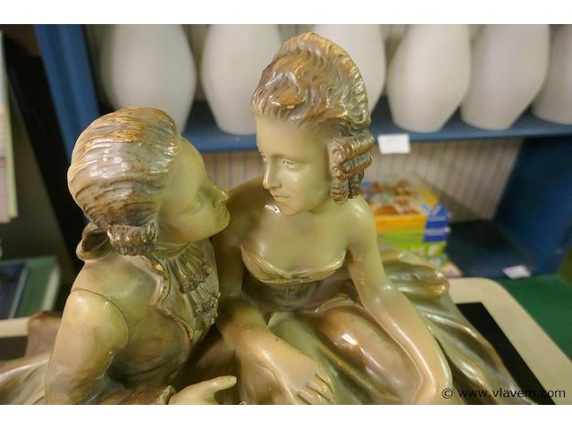 Sierbeeld op marmeren blad - afbeelding 3 van  4