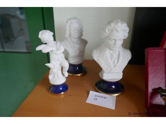 Sierbeeldjes in biscuit - afbeelding 1 van  1