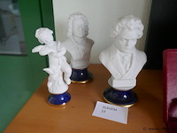 Sierbeeldjes in biscuit - afbeelding 1 van  1