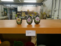 Siereieren en vaasje - afbeelding 1 van  1