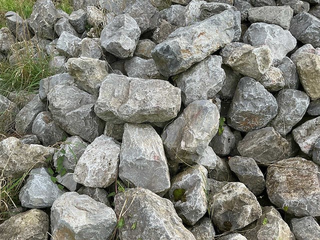 Siersteen circa 8m3 - afbeelding 2 van  4