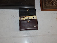 Sierstuk paard met lamp, 2 vazen, beeldje maria onder stolp, oud fototoestel zeiss, 3 wandversierinngen, koperen pot met deksel - afbeelding 3 van  16