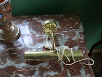 Sierstuk paard met lamp, 2 vazen, beeldje maria onder stolp, oud fototoestel zeiss, 3 wandversierinngen, koperen pot met deksel - afbeelding 10 van  16