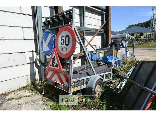 Signalisatie-aanhangwagen - afbeelding 1 van  5