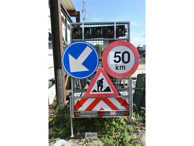 Signalisatie-aanhangwagen - afbeelding 2 van  5