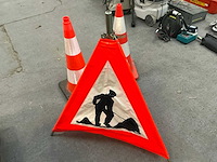 Signalisatie driehoek en kegel (2x) - afbeelding 2 van  4