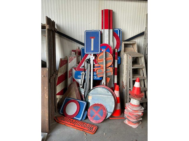 Signalisatieborden en -lichten - afbeelding 2 van  4