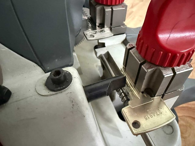 Silca delta 2000 sa sleutel kopieerapparaat - afbeelding 3 van  9